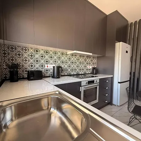 Serenity, Stylish Peaceful Apartmán *